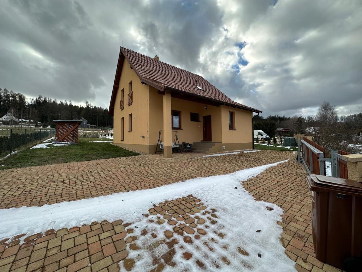Dum Hermanicky Buitenkant foto